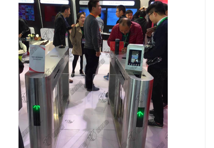 创新通速通摆闸高调亮相北京安博会